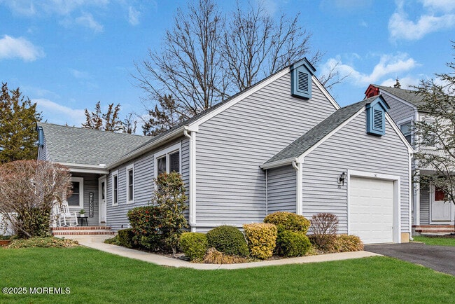 property at 30 Turnberry Cir