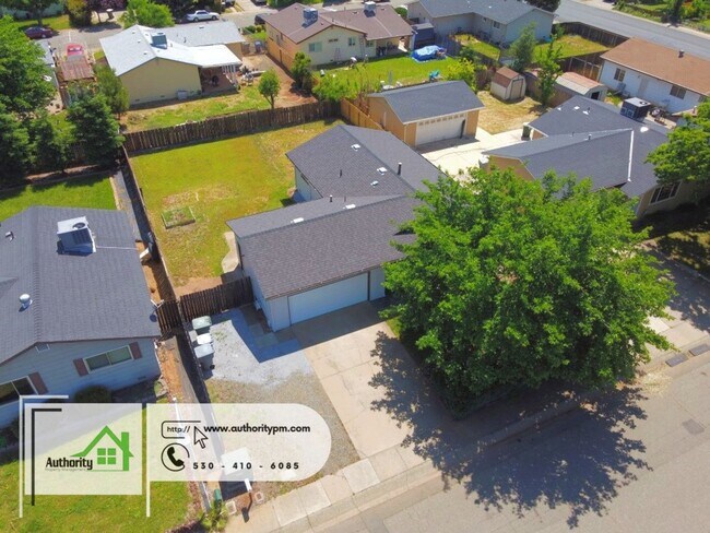 3673 Scorpius Way in Redding, CA - Building Photo - Building Photo