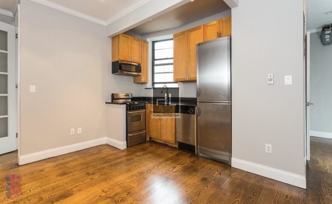 W 14TH ST., Unit 2A in New York, NY - Building Photo - Building Photo
