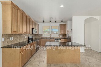 1402 S Newberry Ln in Tempe, AZ - Foto de edificio - Building Photo