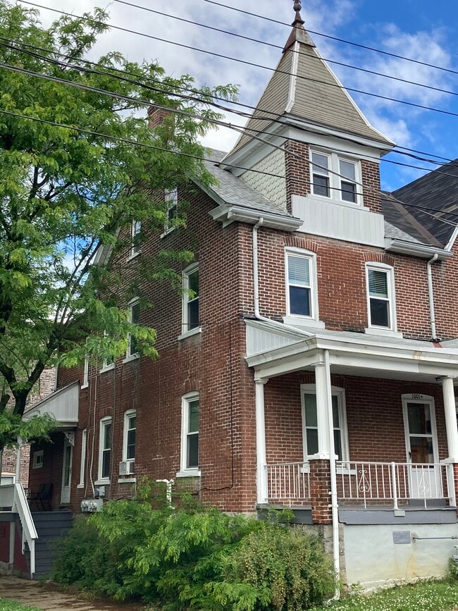 1001 Main St, Unit 1001-1