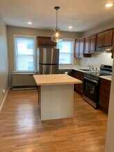 5 Cordage St, Unit 2 in Plymouth, MA - Foto de edificio - Building Photo