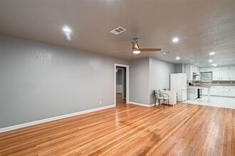1905 Coulcrest Dr in Houston, TX - Building Photo - Building Photo
