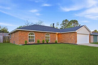 7310 Sonnet Glen Ln in Houston, TX - Foto de edificio - Building Photo