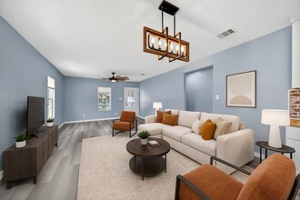 1203 Ave J in Hondo, TX - Building Photo - Building Photo