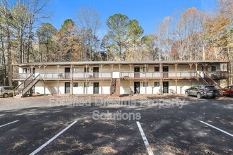 201 Leisure Time Ln in Winston-Salem, NC - Foto de edificio - Building Photo