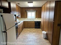 782-1423 Brokaw Ave photo'