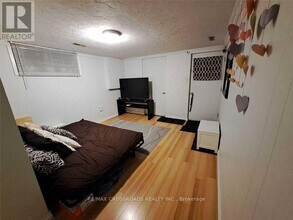 19 Sepia Dr in Toronto, ON - Building Photo - Building Photo