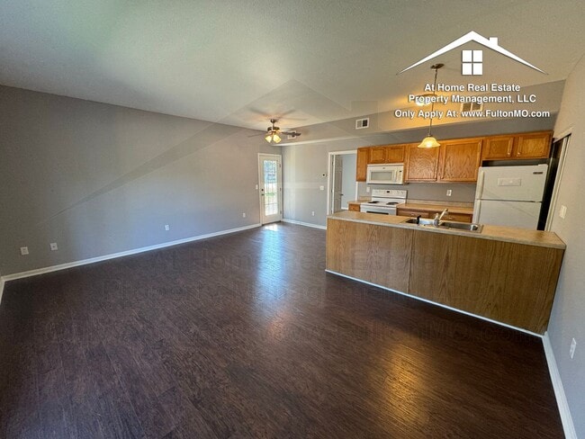 211 N Main St in Auxvasse, MO - Building Photo - Building Photo