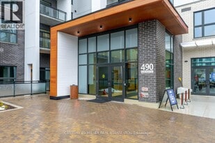 490 Gordon Krantz Ave in Milton, ON - Building Photo