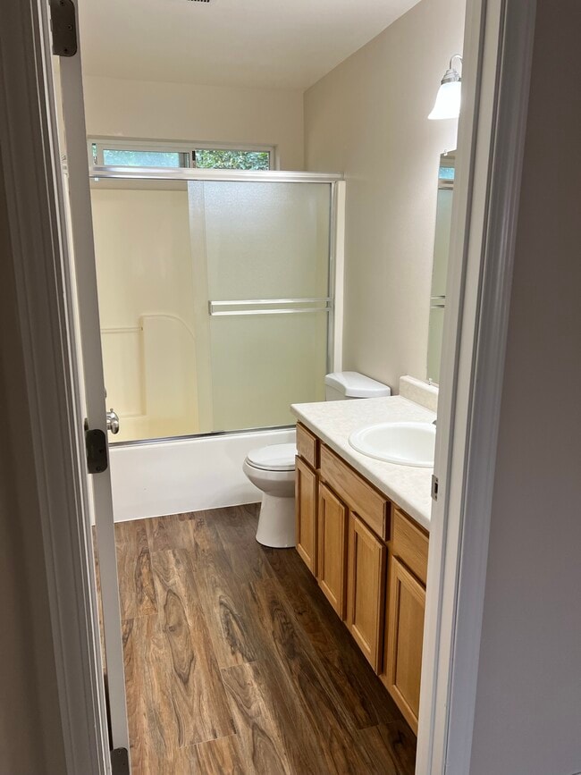 5555 Glenridge Way in Klamath Falls, OR - Building Photo - Building Photo