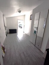 5647 NW 5th Ct in Miami, FL - Foto de edificio - Building Photo
