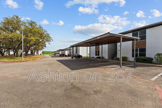 1301 US-287 in Waxahachie, TX - Building Photo - Building Photo