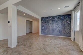 6390 Montrose Park Ct in Las Vegas, NV - Building Photo - Building Photo