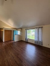 7410 W Walnut St in Yakima, WA - Building Photo - Building Photo