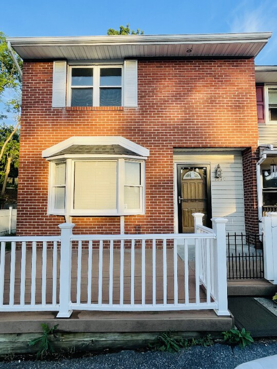 7570 Buttercup Rd in Macungie, PA - Building Photo
