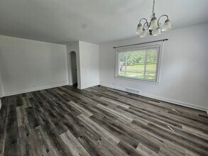 610 Wildwood Ave in Mundelein, IL - Building Photo - Building Photo