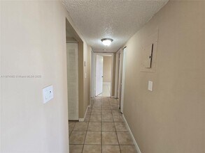 8185 NW 7th St in Miami, FL - Building Photo - Building Photo