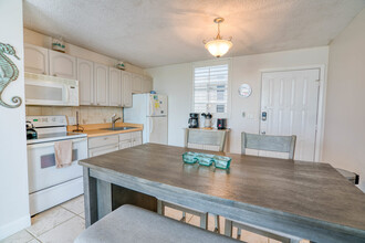 5700 Bonita Beach Rd SW in Bonita Springs, FL - Building Photo - Building Photo