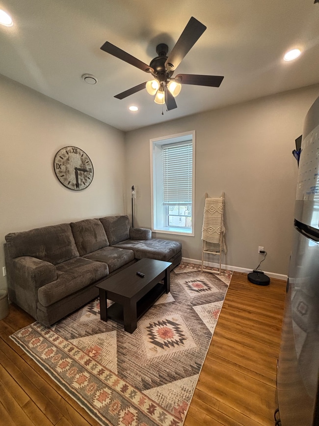 201 2nd Ave SW, Unit #9