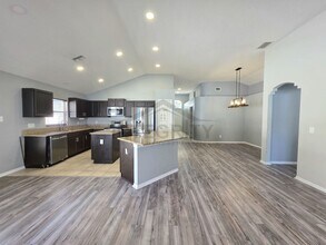 6135 Wesley Brook Dr in Wesley Chapel, FL - Building Photo - Building Photo