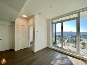 901 Lougheed Hwy in Coquitlam, BC - Building Photo - Building Photo