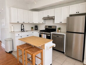 136 W 7th St in Boston, MA - Foto de edificio - Building Photo