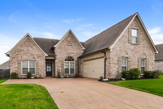2647 Champion Hills Dr in Southaven, MS - Building Photo - Building Photo