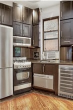 Renovated Nolita 1-Bedroom with Sunlight a in New York, NY - Foto de edificio - Building Photo