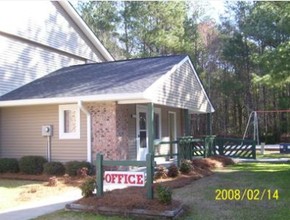 Country Lane Apartments in Moncks Corner, SC - Building Photo - Building Photo