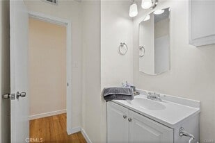 16757 Ludlow St in Los Angeles, CA - Building Photo