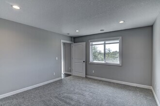 1616 Charleston Dr in New Richmond, WI - Building Photo - Building Photo