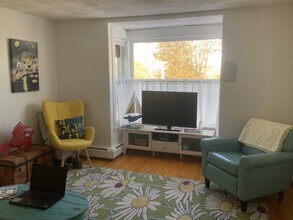 74 Mount Pleasant Ave, Unit 1 in Gloucester, MA - Building Photo - Building Photo