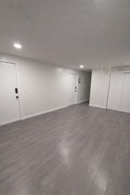 156 Main St, Unit B1 in Canton, CT - Foto de edificio - Building Photo