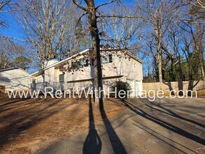 5666 Mountain Park Way in Douglasville, GA - Foto de edificio - Building Photo