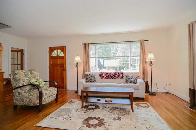 388 Millville Rd in Uxbridge, MA - Building Photo - Building Photo