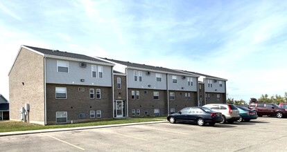 Anna Laura Apartment in Beavercreek, OH - Foto de edificio - Building Photo