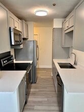 101 Waite St, Unit B4 in Malden, MA - Building Photo - Building Photo