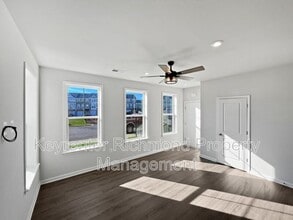 719 McCormick Farm Dr in Glen Allen, VA - Building Photo - Building Photo