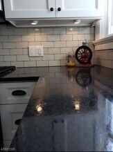 32 N Willow St, Unit First floor in Montclair, NJ - Foto de edificio - Building Photo