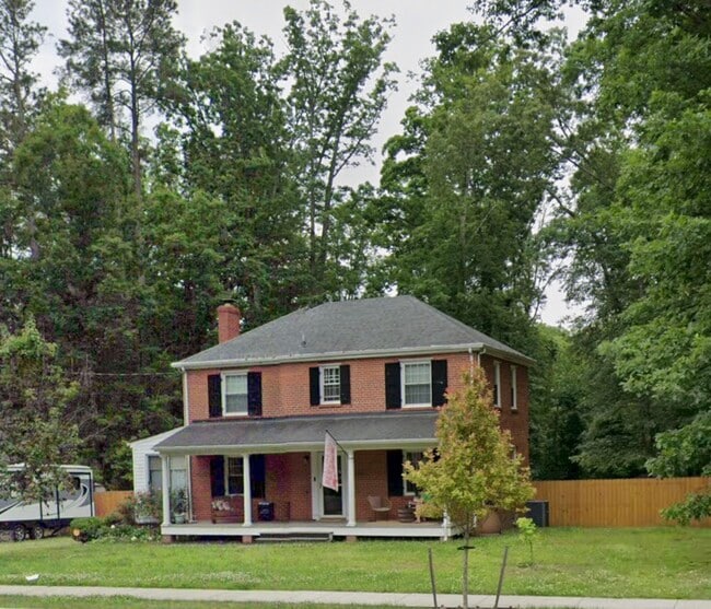 property at 6615 Forest Hill Ave