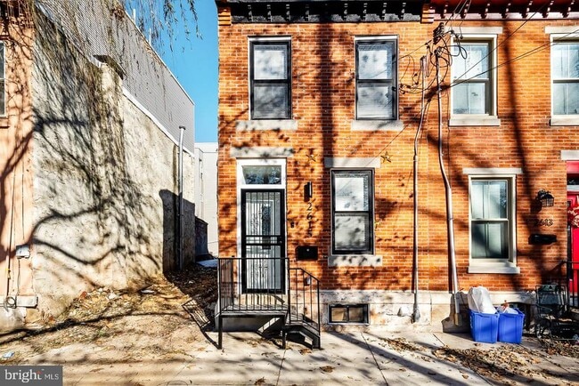 property at 2615 W Jefferson St