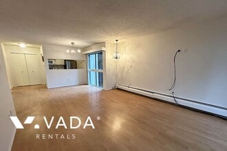 1945 Woodway Pl in Burnaby, BC - Building Photo - Building Photo