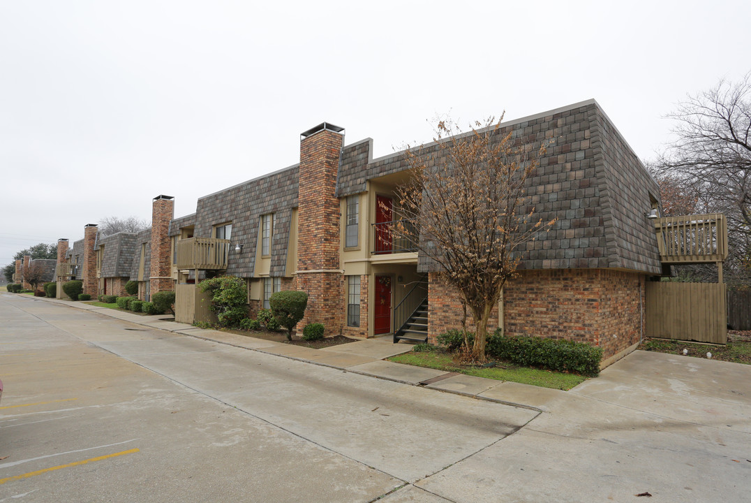 North Point Apartments in Denton, TX - Building Photo