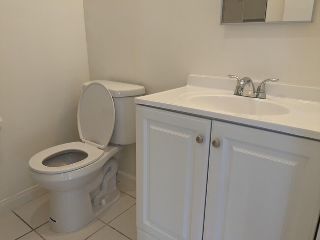 7002 Linda Vista Rd, Unit 2 in San Diego, CA - Building Photo - Building Photo