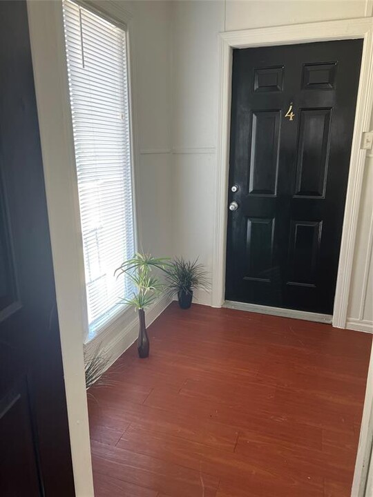 1914 Binz St-Unit -7 in Houston, TX - Building Photo