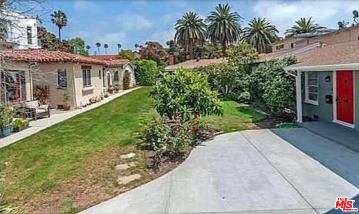 852 11th St in Santa Monica, CA - Building Photo