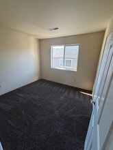 2038 Campus Dr in Medford, OR - Foto de edificio - Building Photo