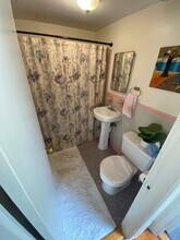 1060 Beacon St, Unit 3 in Brookline, MA - Foto de edificio - Building Photo