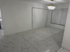 345 SW 49th Ave in Coral Gables, FL - Building Photo - Building Photo